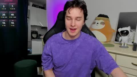 Vincent Strong online show from April 1, 4:15 pm