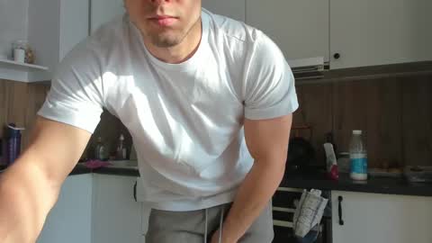 Snapshot of vincent_o chatting on February 13, 8:17 am Vincent. uncut 18cm online show from February 13, 8:17 am