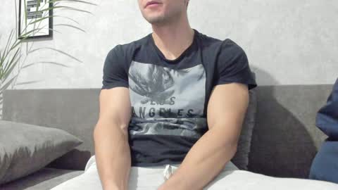 Snapshot of vincent_o chatting on January 11, 7:38 pm Vincent. uncut 18cm online show from January 11, 7:38 pm