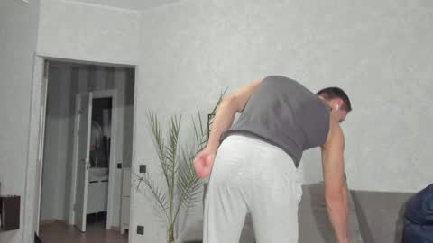 Snapshot of vincent_o chatting on December 30, 7:11 pm Vincent. uncut 18cm online show from December 30, 7:11 pm