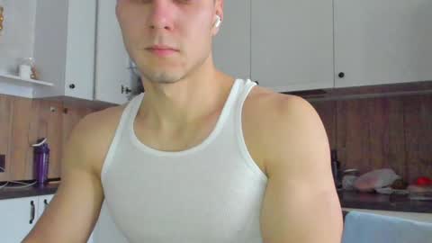 Snapshot of vincent_o chatting on January 17, 8:45 am Vincent. uncut 18cm online show from January 17, 8:45 am