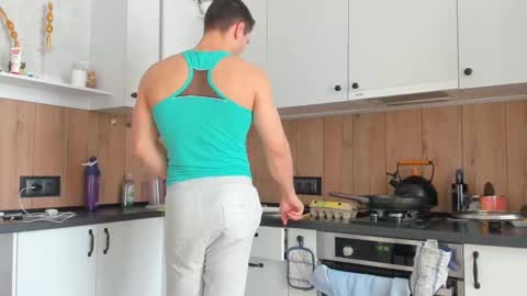 Snapshot of vincent_o chatting on February 17, 7:47 am Vincent. uncut 18cm online show from February 17, 7:47 am