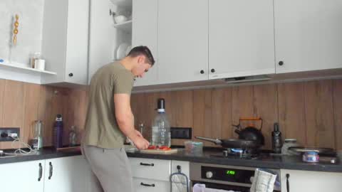 Snapshot of vincent_o chatting on February 5, 8:54 am Vincent. uncut 18cm online show from February 5, 8:54 am