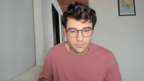 Vito Ferrer online show from February 12, 11:49 am