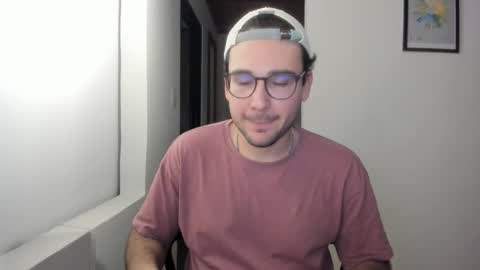 Vito Ferrer online show from March 3, 1:35 am