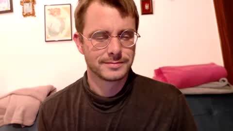 Snapshot of vivid_ether chatting on February 13, 8:24 pm Viv online show from February 13, 8:24 pm