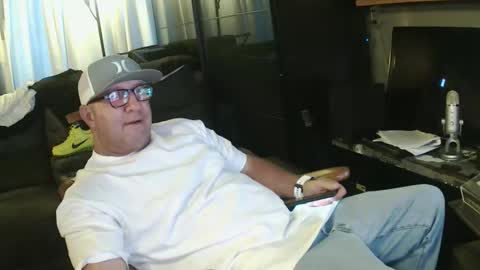 inittogetitin online show from April 19, 1:32 pm