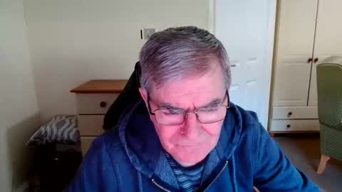 wanttobefree90 online show from April 7, 4:18 pm