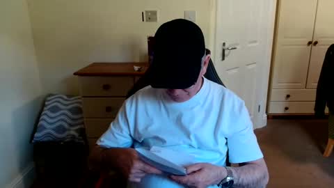 wanttobefree90 online show from June 3, 5:29 pm