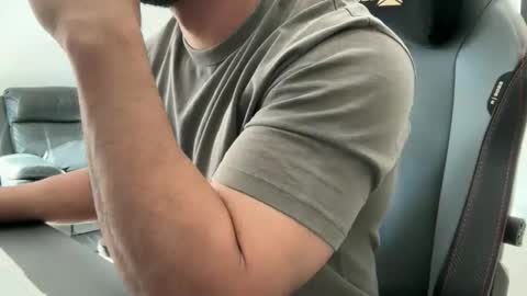 Weapon X online show from April 9, 11:22 pm