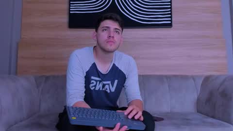 Jhonny Dick  his neighbors. online show from January 9, 6:24 pm