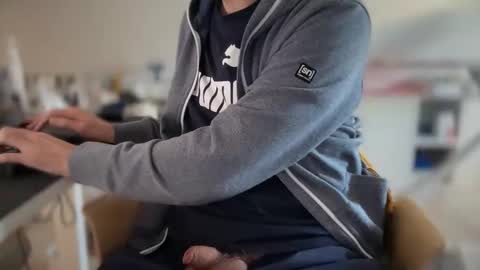 wet_adidasboy online show from April 8, 8:03 am