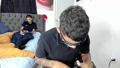 white online show from April 30, 5:58 am