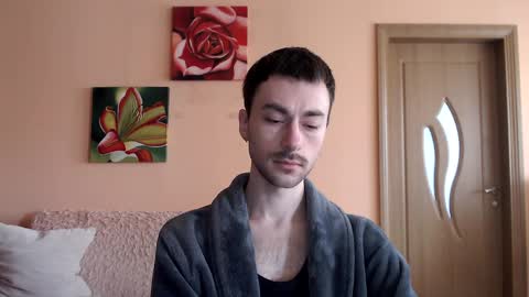 Tom online show from March 28, 11:43 am