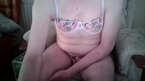 whitebriefs009 online show from October 1, 9:13 am