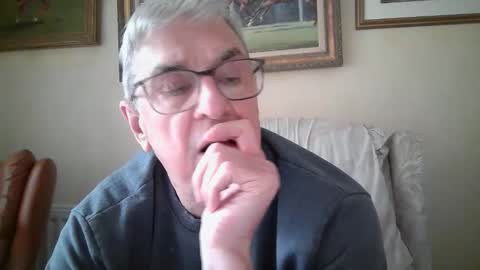 whitebriefs009 online show from September 27, 4:05 pm