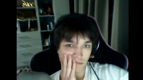 whitekingg online show from December 16, 6:26 pm