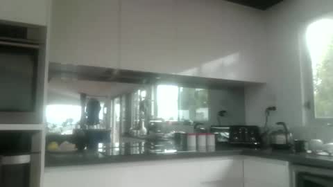 whitepantieman online show from January 19, 9:55 pm