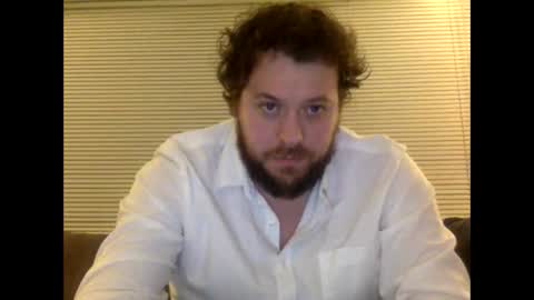 Snapshot of williambeats chatting on March 3, 3:39 am will i am online show from March 3, 3:39 am