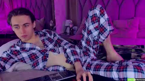 William online show from November 30, 4:03 am