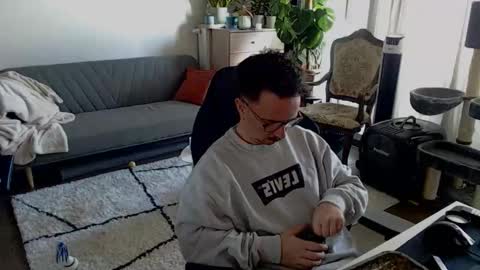 cream36 online show from December 5, 10:55 am