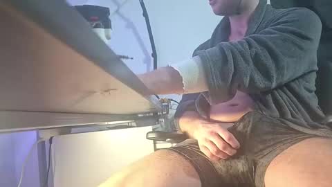 wnhz27 online show from February 3, 1:36 am