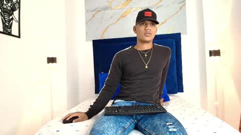 wonder172021 online show from February 25, 7:03 pm