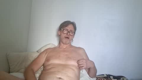 wowzy1 online show from April 5, 11:01 pm