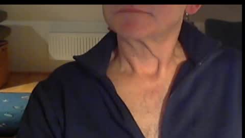 Wuki online show from December 4, 5:53 pm