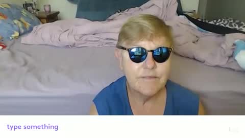 wwwwio online show from November 29, 11:40 pm