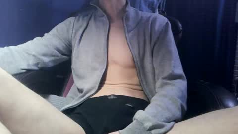 x_patri_x online show from March 6, 11:47 am