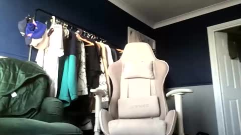 xavier2oo3 online show from December 19, 9:39 am