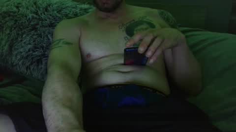 Snapshot of xlpack69 chatting on January 29, 6:33 am John online show from January 29, 6:33 am