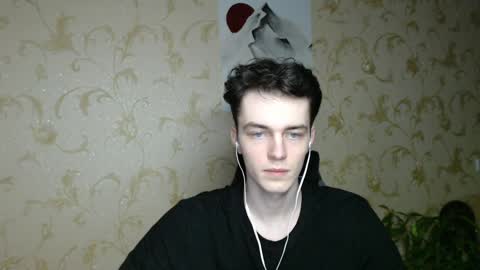 traqqq online show from April 20, 9:17 pm