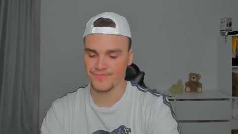 raul online show from November 29, 7:21 am