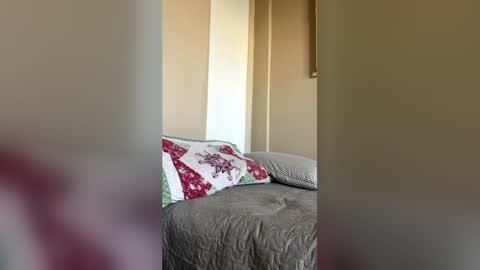 yasarsimo99154258 online show from June 19, 9:26 am