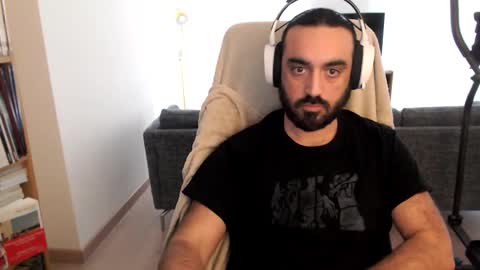 yeeaahoo online show from December 4, 2:57 pm