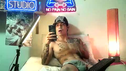 yeisoncastellanos1999 online show from November 26, 8:56 pm