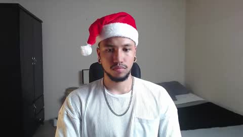 Yeff ind. model  online show from December 3, 1:22 am