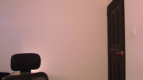 Yeff ind. model  online show from January 10, 6:49 pm