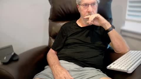 Colorado Guy Straight online show from July 1, 1:12 pm