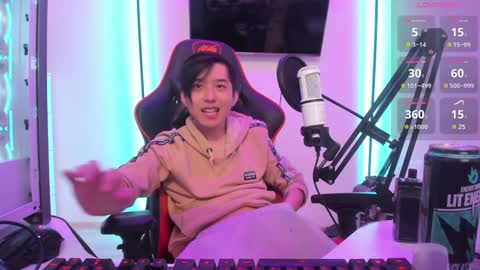 Snapshot of your_little_twink chatting on December 6, 9:57 pm Han online show from December 6, 9:57 pm