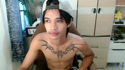 yourasian_eric online show from March 19, 2:04 am