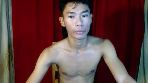 Snapshot of yourdreamboyx chatting on December 3, 6:13 am Rence online show from December 3, 6:13 am