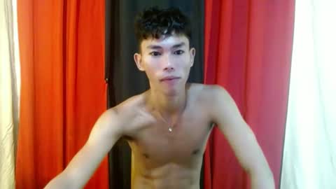 Snapshot of yourdreamboyx chatting on February 2, 4:11 pm Rence online show from February 2, 4:11 pm