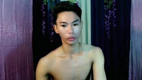 Snapshot of yourdreamboyx chatting on February 27, 1:02 am Rence online show from February 27, 1:02 am