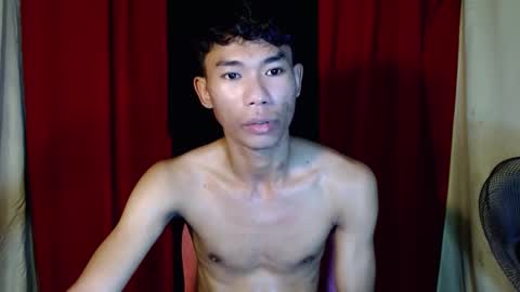 Snapshot of yourdreamboyx chatting on December 23, 6:44 am Rence online show from December 23, 6:44 am