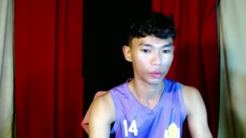 Snapshot of yourdreamboyx chatting on December 22, 4:38 pm Rence online show from December 22, 4:38 pm