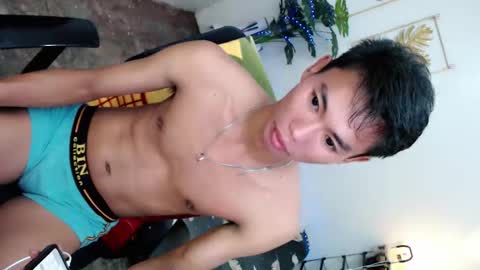 Snapshot of yourdreamboyx chatting on September 10, 1:32 pm Rence online show from September 10, 1:32 pm