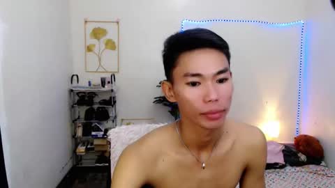 Snapshot of yourdreamboyx chatting on September 29, 4:00 am Rence online show from September 29, 4:00 am